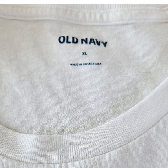 Old Navy One Piece Anime T-Shirt White Graphic Crewneck Unisex XL 100% Cotton - Picture 3 of 8